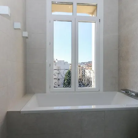 Modern Walking Distance To Beach In Carre D'or Apartment Nice